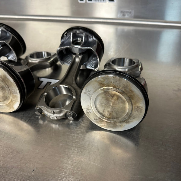 Stock Polaris Pro R Rods & Pistons